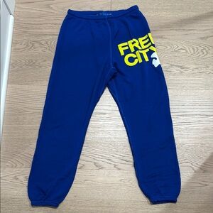 Women’s Free City sweatpants. Like new. Size medium.